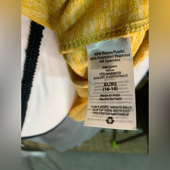 Time and Tru Mustard Yellow Sweater - Picture 7 of 8